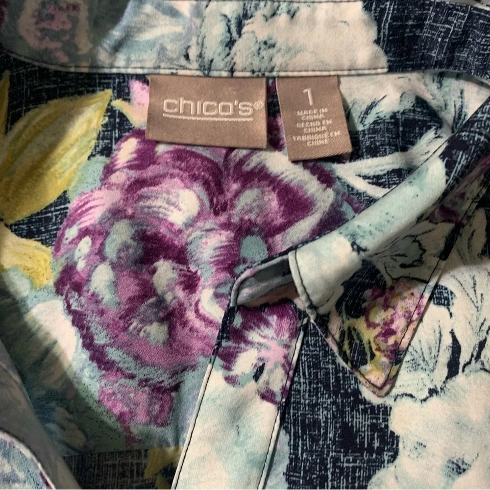 Chicos Blue Floral Blouse Size 1 Small Button Front Top Roll Tab Sleeves Shirt